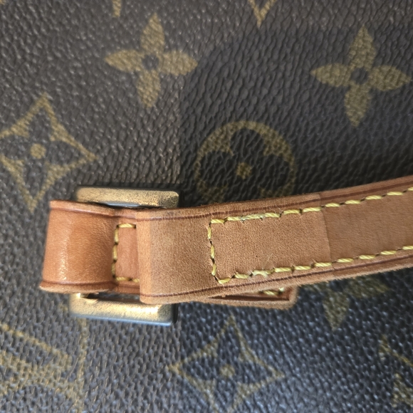 Louis Vuitton Vavin Tote Bag - Picture 9 of 10